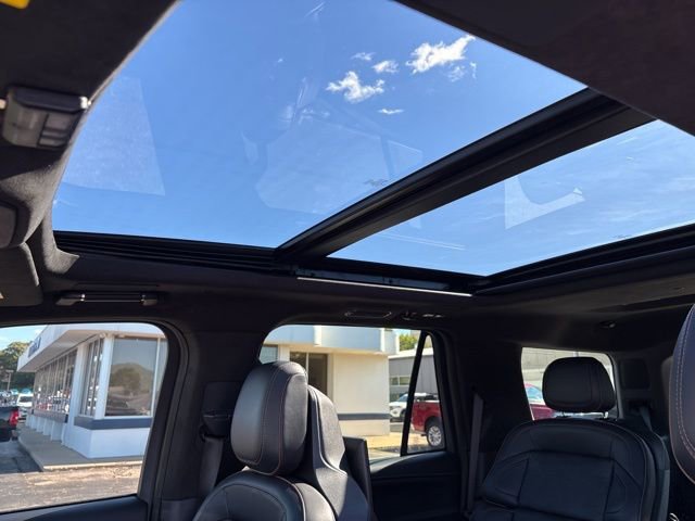 Used 2025 Lincoln Navigator Black Label image 6