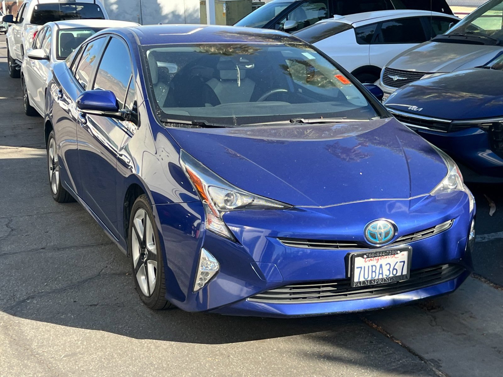 Used 2016 Toyota Prius Three Touring w/ Preferred Accessory Package FWD image 2