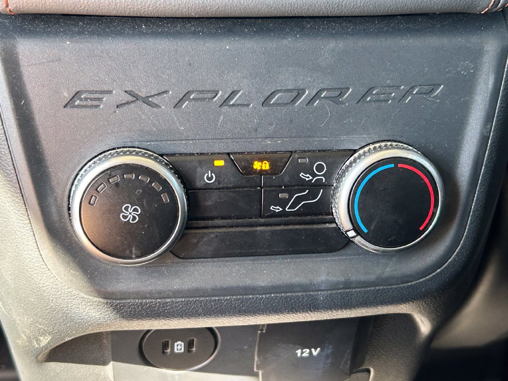 Used 2025 Ford Explorer Active w/ Active Comfort Package RWD image 23