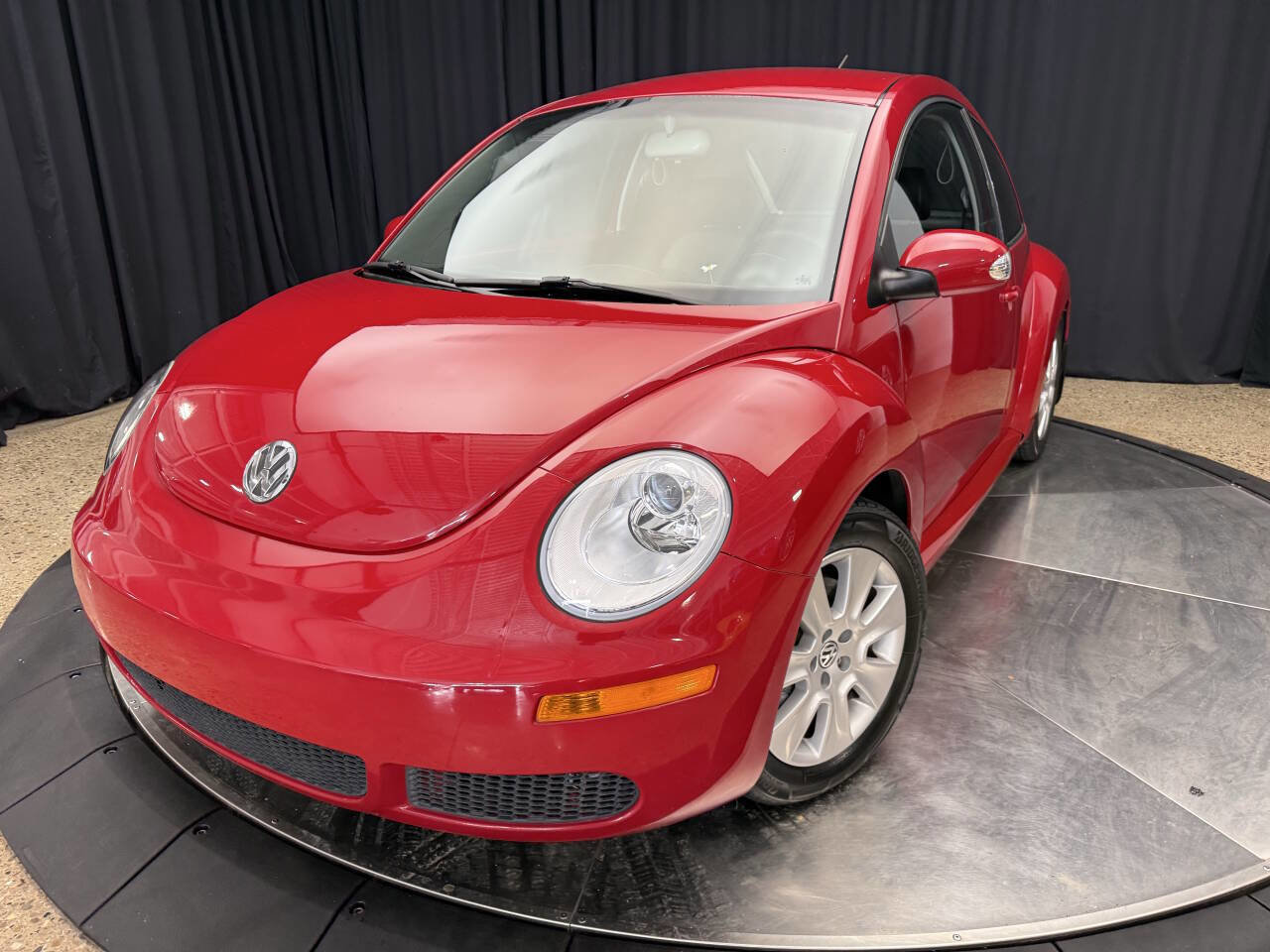 Used 2008 Volkswagen Beetle S FWD image 2