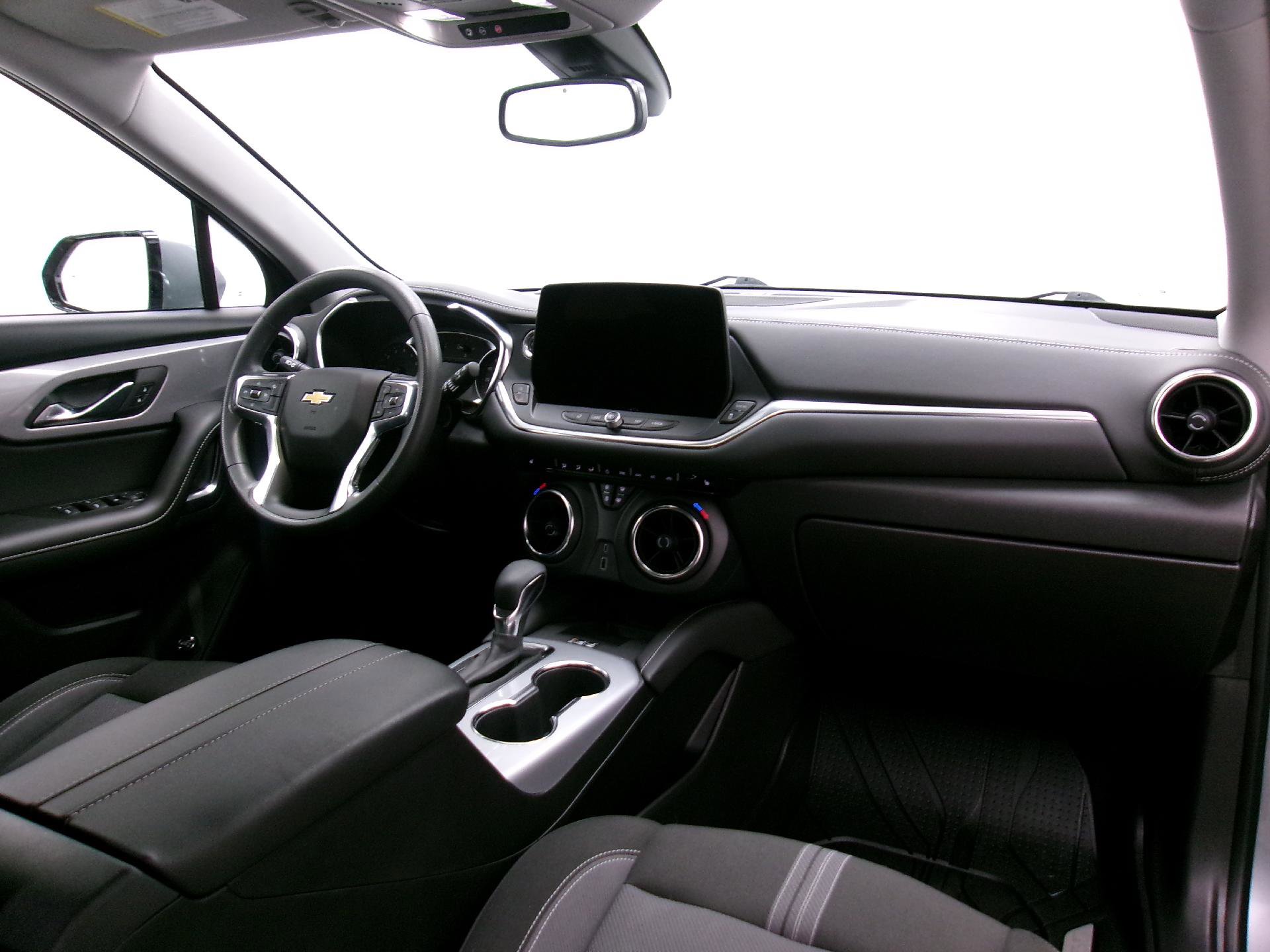 Certified 2024 Chevrolet Blazer LT w/ Convenience Package image 3