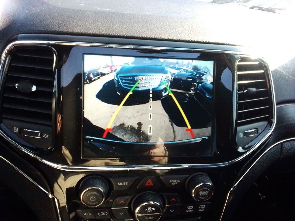 Used 2021 Jeep Grand Cherokee Limited AWD/4WD image 13