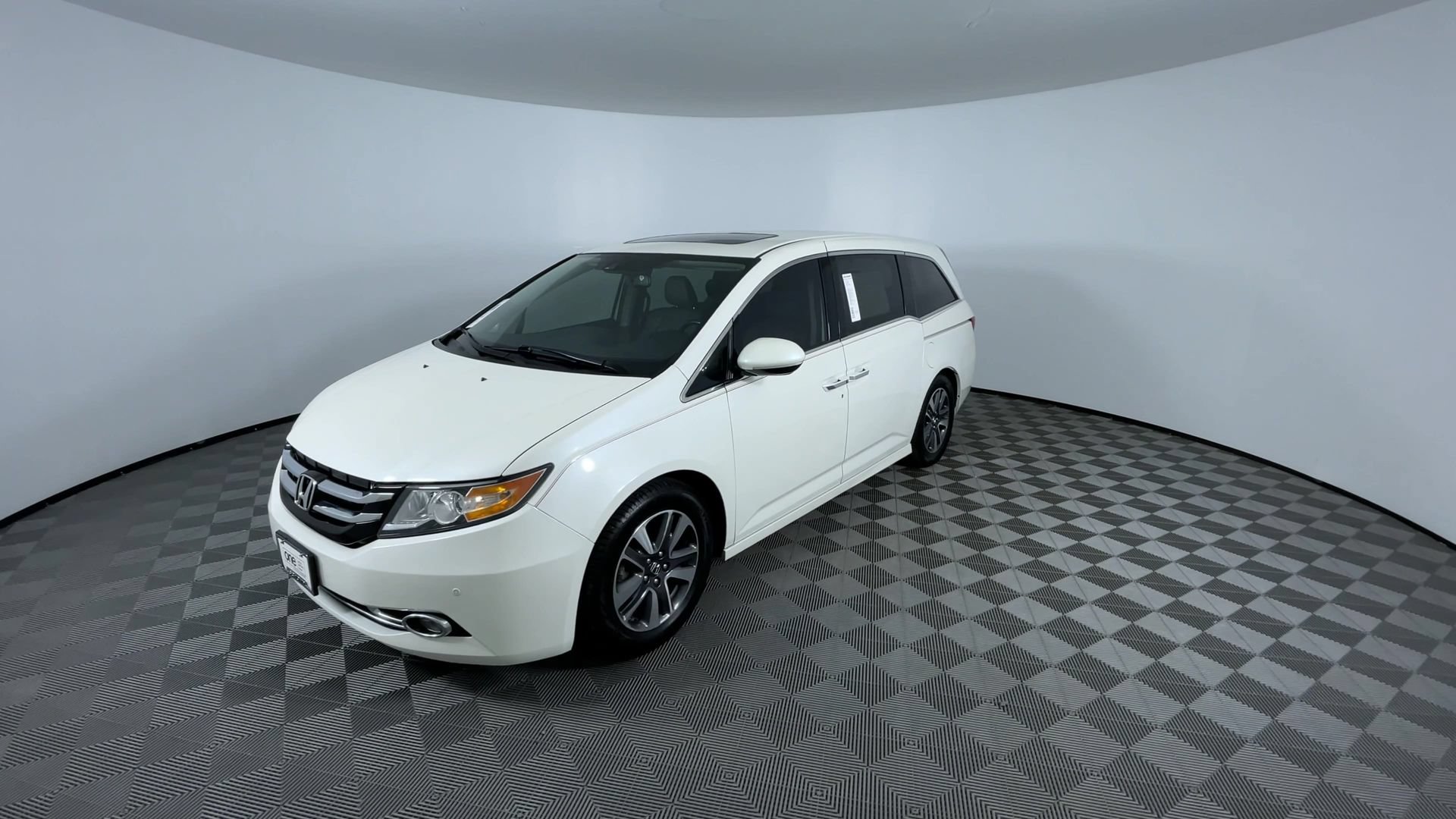 Used 2015 Honda Odyssey Touring Elite image 4