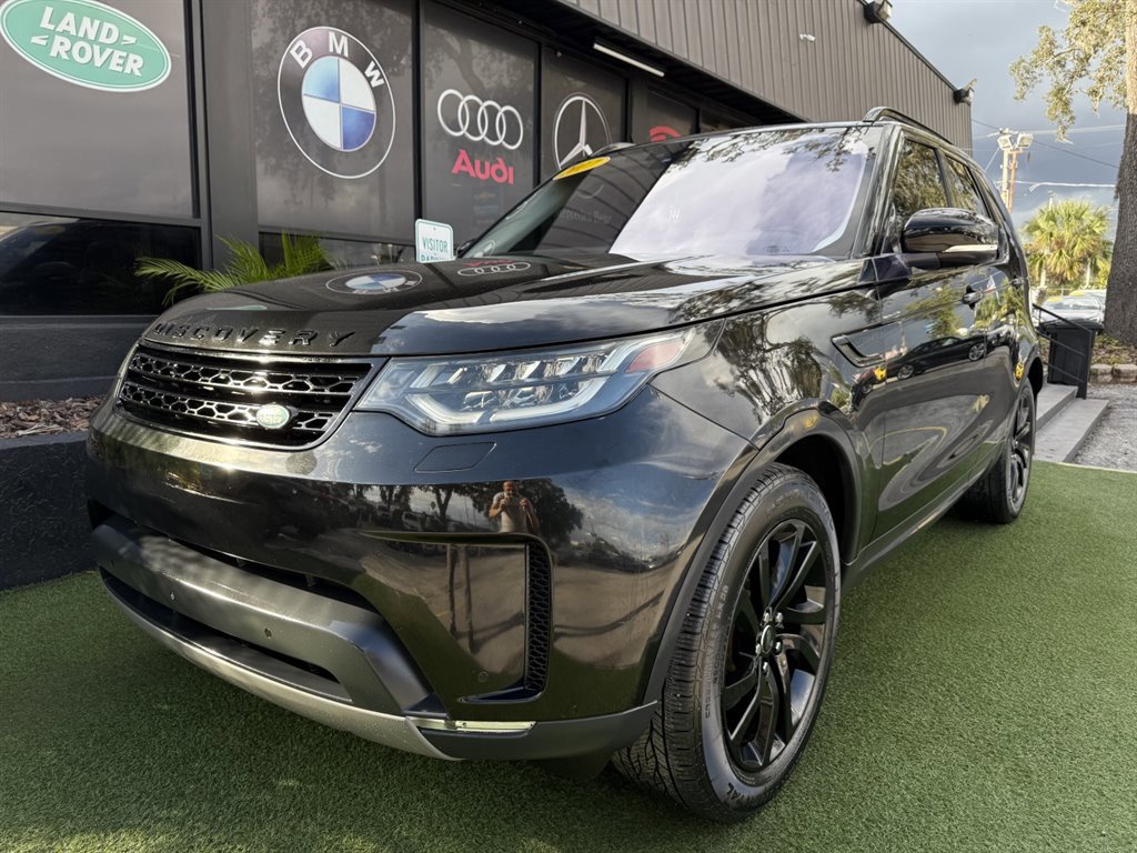 Used 2017 Land Rover Discovery HSE AWD/4WD image 1