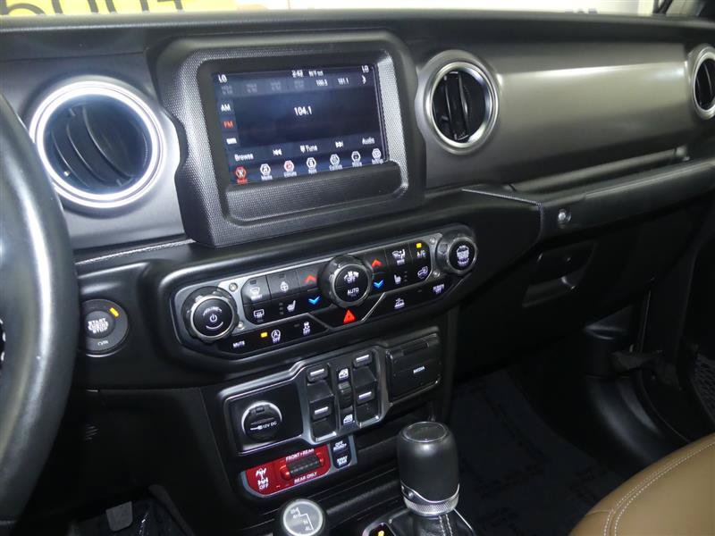Used 2021 Jeep Gladiator Rubicon w/ Cold Weather Group AWD/4WD image 13