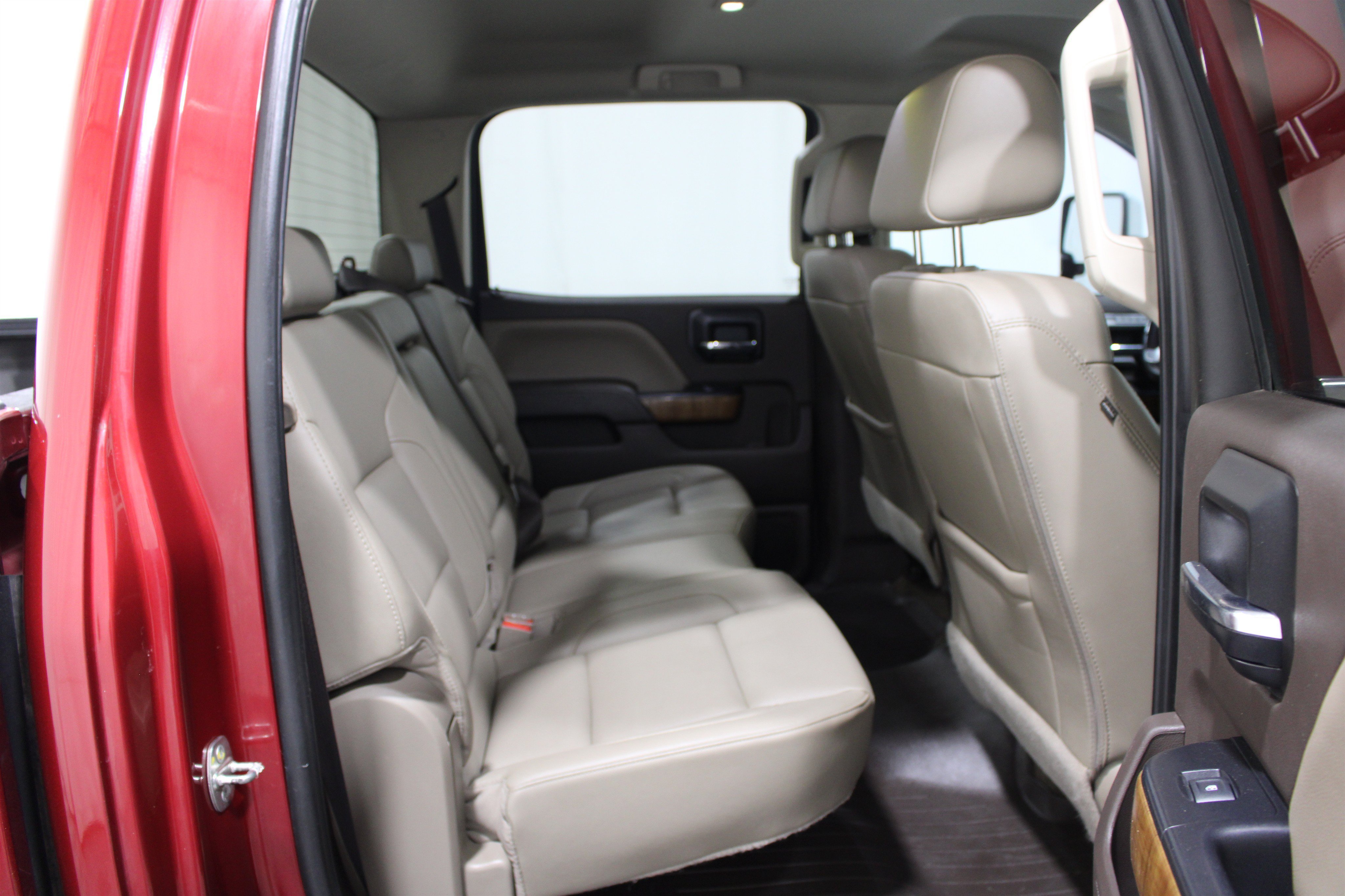 Used 2018 GMC Sierra 2500 SLT w/ Duramax Plus Package AWD/4WD image 23