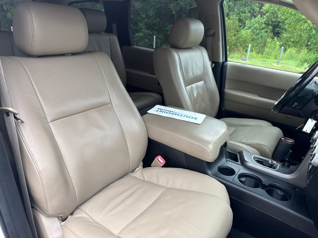 Used 2016 Toyota Sequoia Platinum AWD/4WD image 34