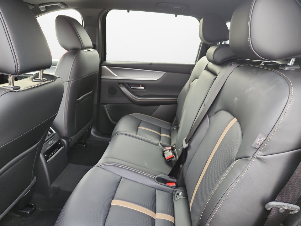 New 2025 MAZDA CX-70 Plug-In Hybrid w/ Premium Plus AWD/4WD image 13