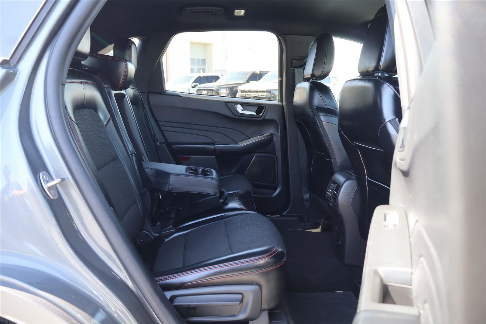 Used 2024 Ford Escape ST-Line w/ Equipment Group 301A image 33