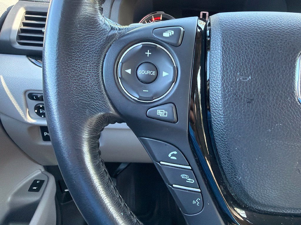 Used 2017 Honda Pilot Touring image 17
