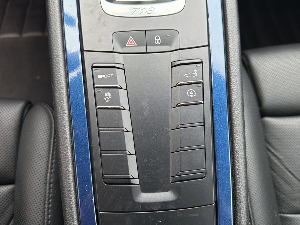 Used 2018 Porsche 718 Cayman image 24