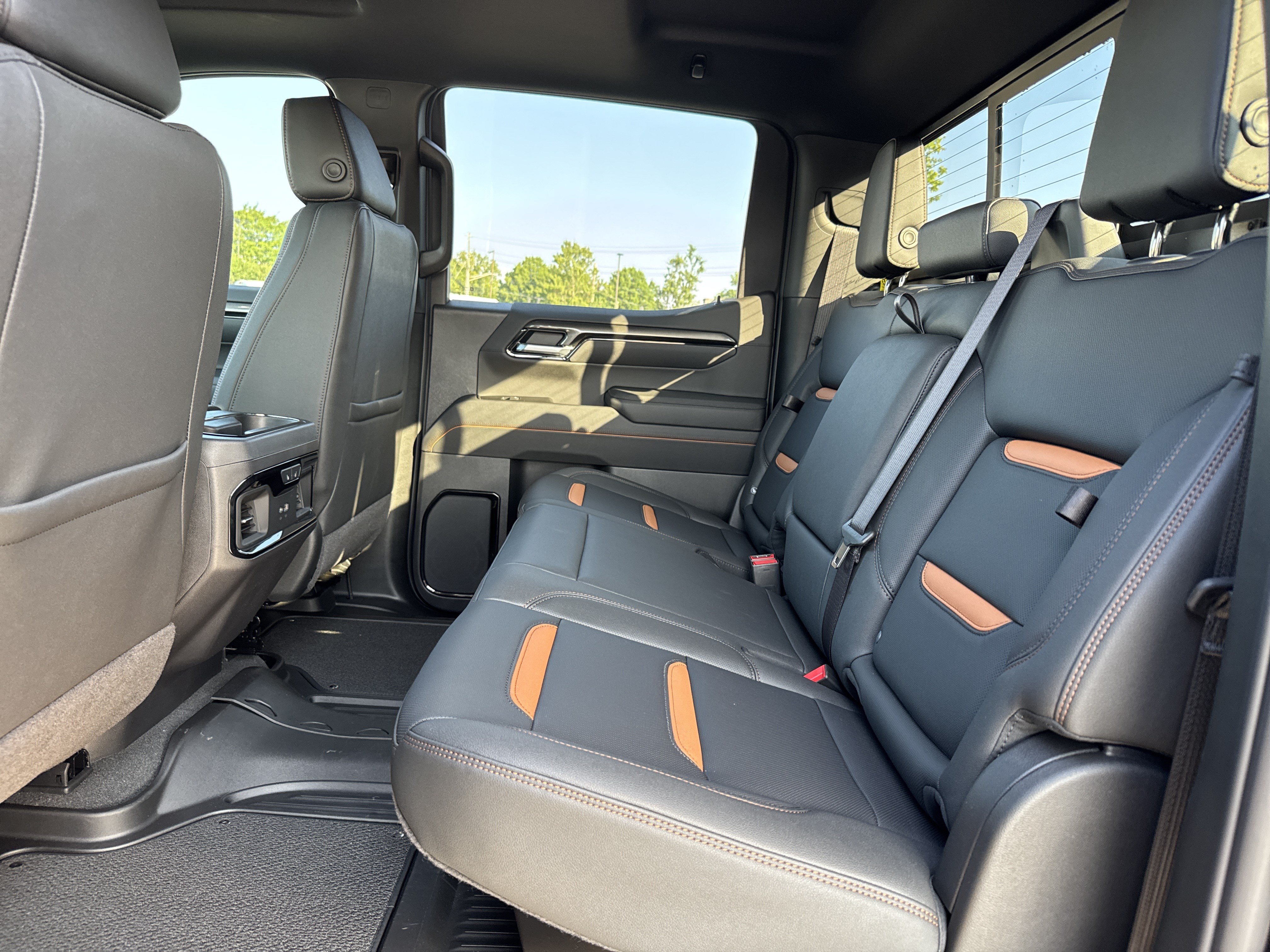 New 2026 GMC Sierra 1500 AT4 w/ AT4 Premium Package AWD/4WD image 32