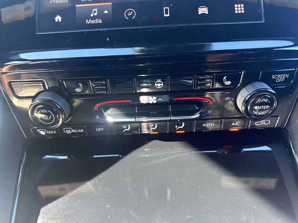 Used 2022 Jeep Grand Cherokee L Laredo image 20