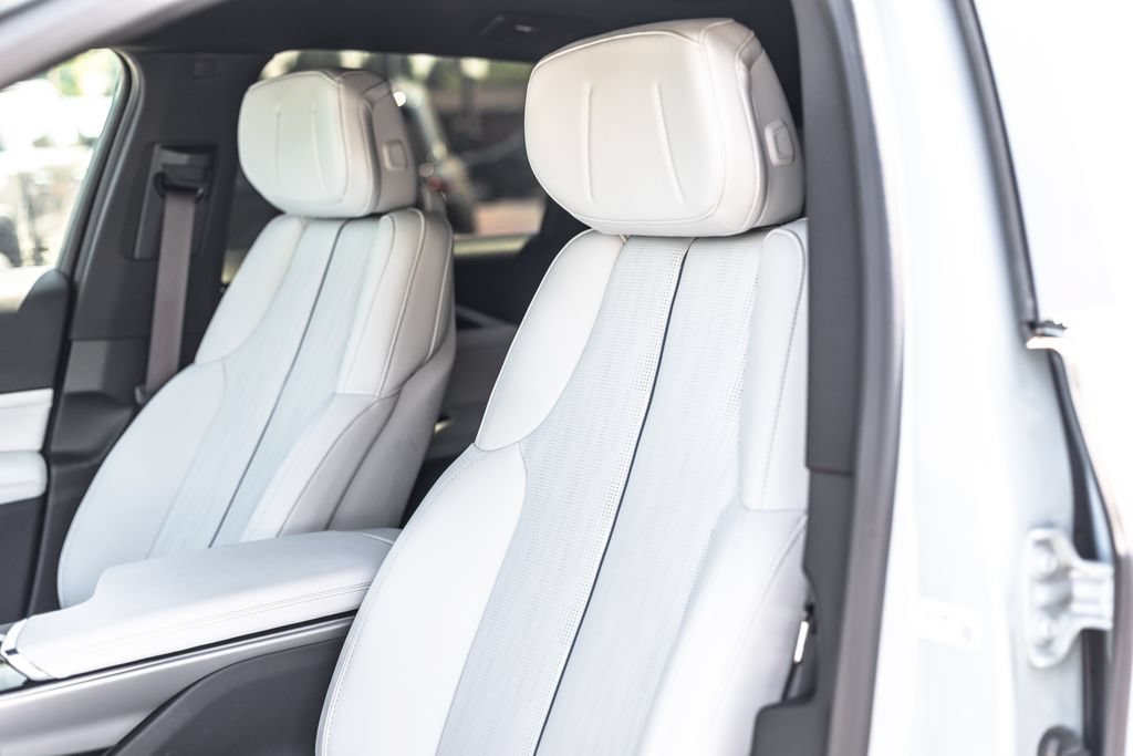 Used 2024 Cadillac Lyriq Sport RWD image 10