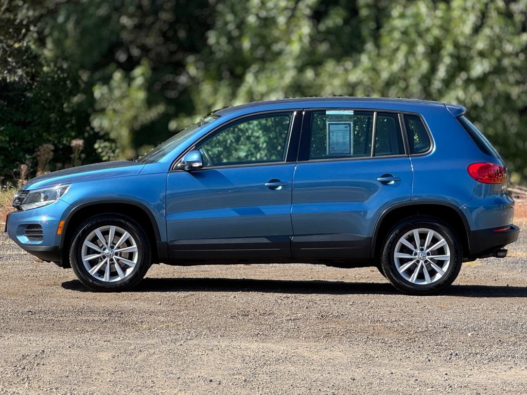 Used 2017 Volkswagen Tiguan Limited w/ Alloy Wheels Package AWD/4WD image 4