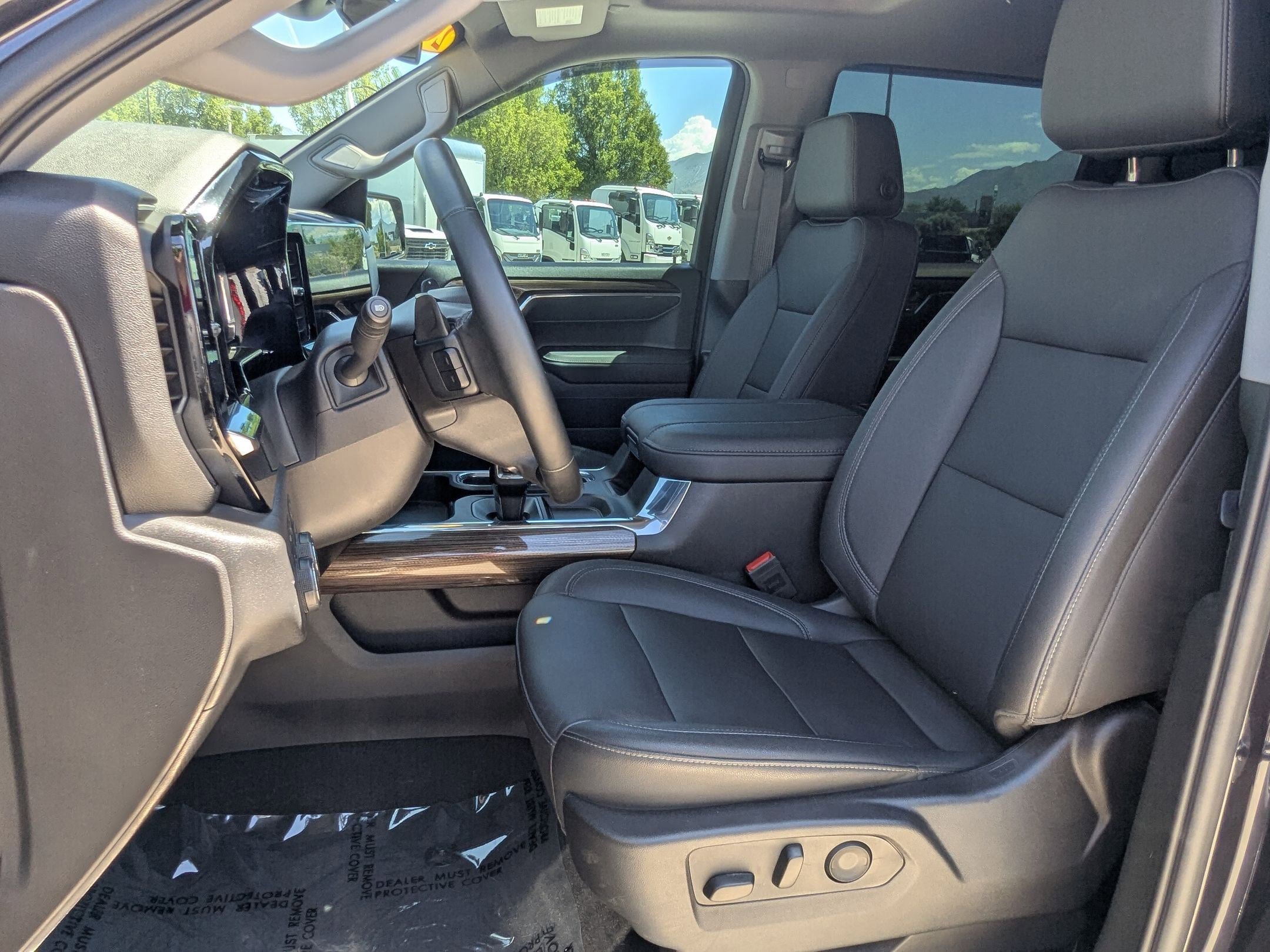 Used 2024 Chevrolet Silverado 1500 LT Trail Boss w/ LT Trail Boss Premium Package AWD/4WD image 24