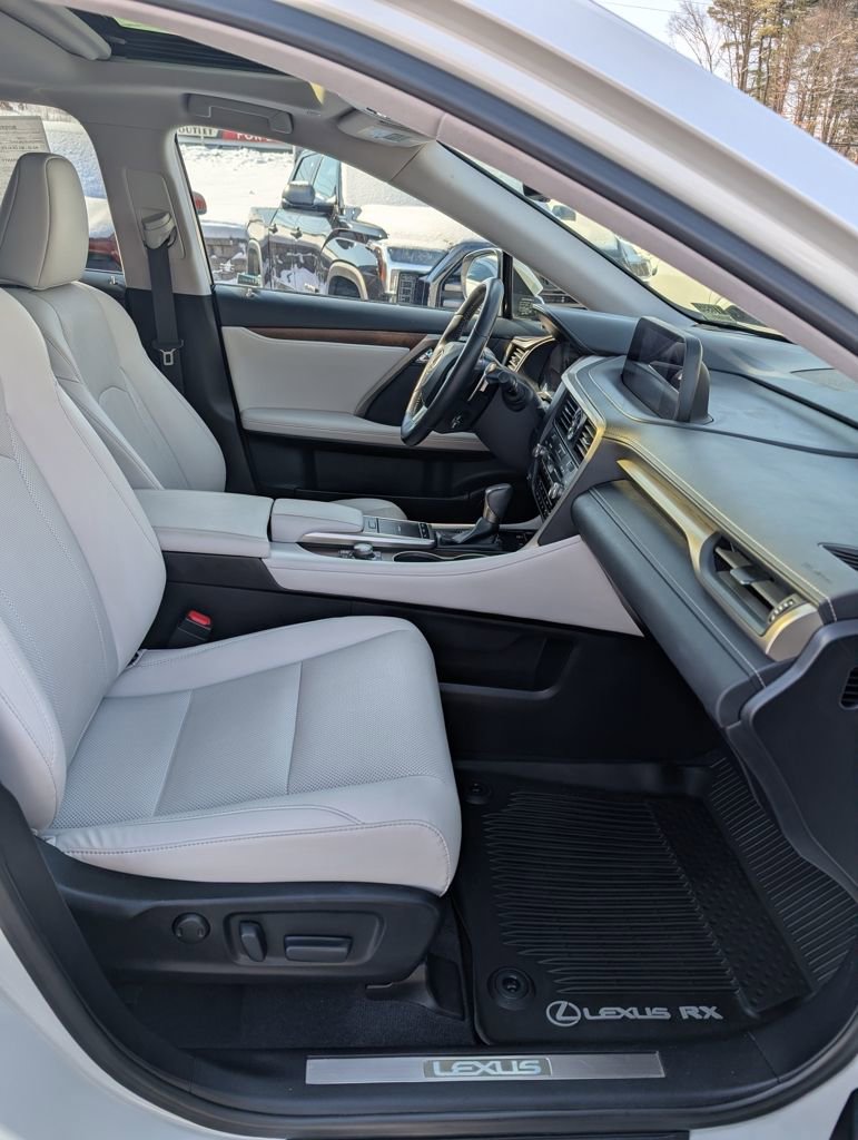Used 2022 Lexus RX 350L Premium w/ Premium Package image 21