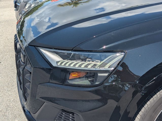 Used 2023 Audi SQ8 Prestige image 13