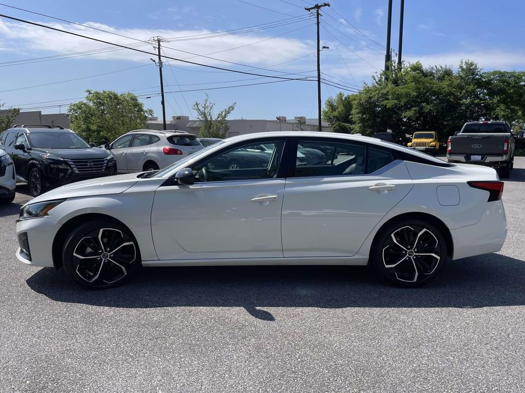 Used 2024 Nissan Altima 2.5 SR FWD image 6