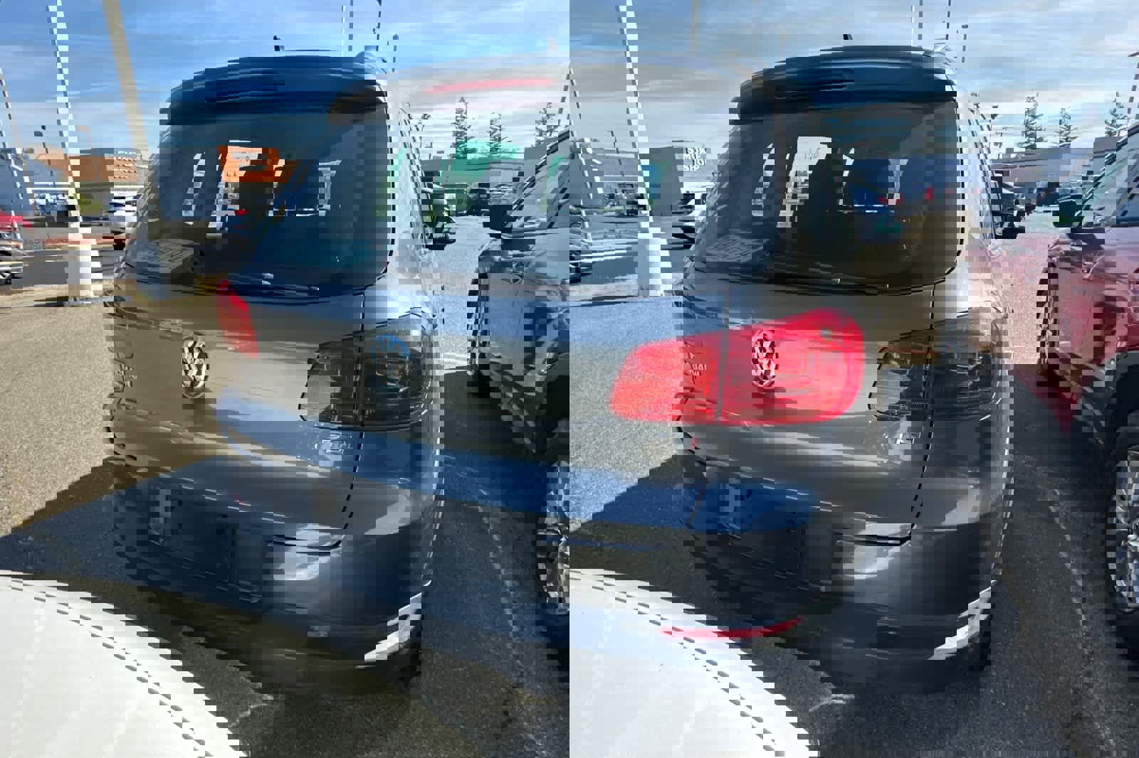 Used 2017 Volkswagen Tiguan Limited w/ Premium Package image 5