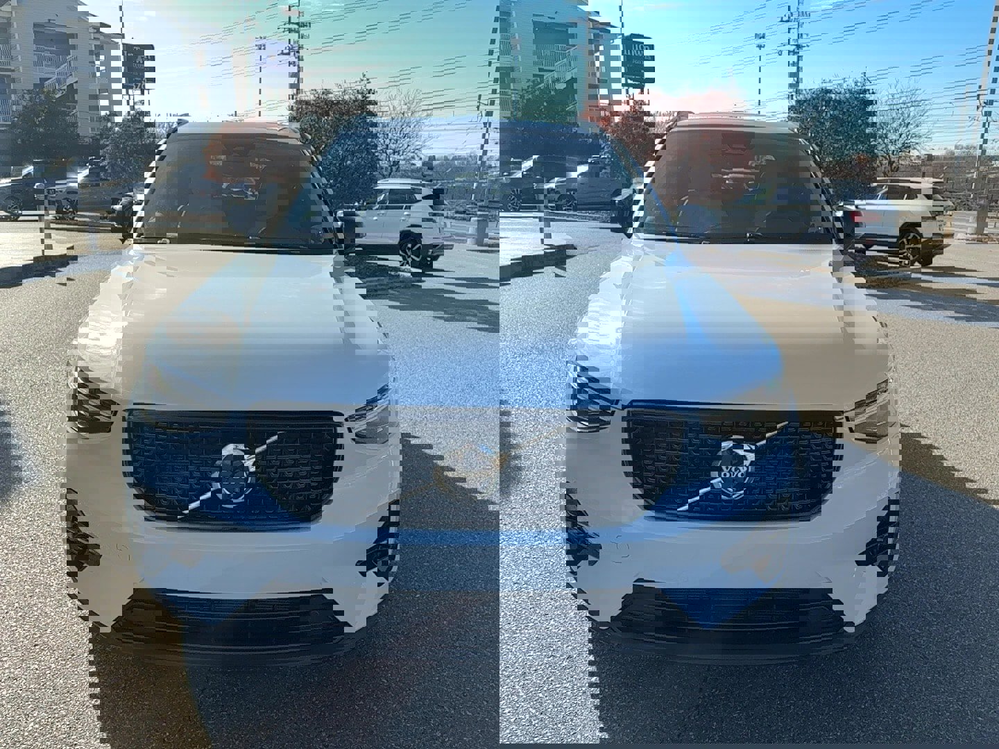 Certified 2024 Volvo XC40 B5 Ultimate w/ Protection Package Premier image 1