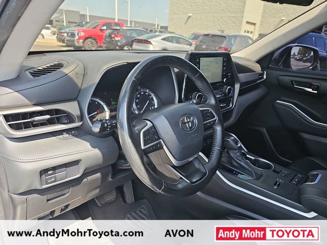 Used 2022 Toyota Highlander XLE FWD image 9