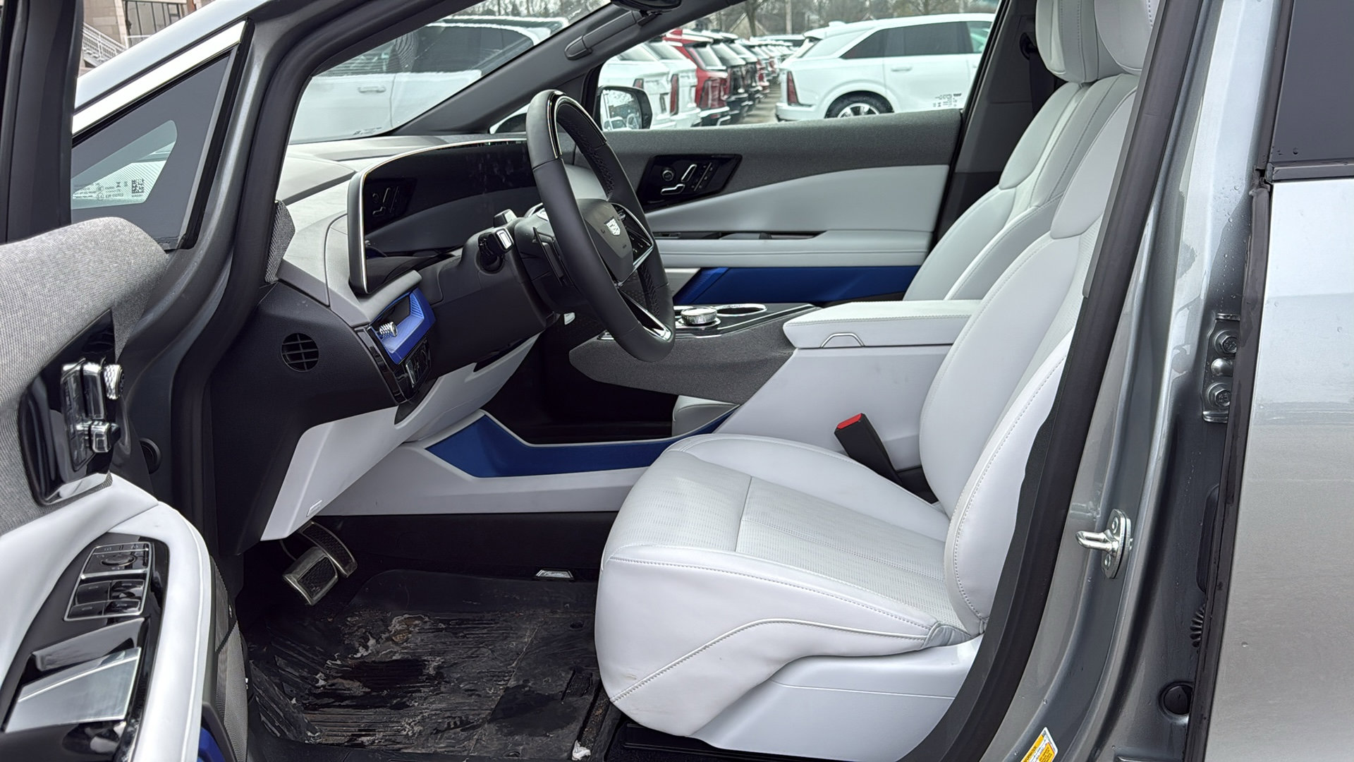 New 2026 Cadillac Optiq Luxury 2 image 8