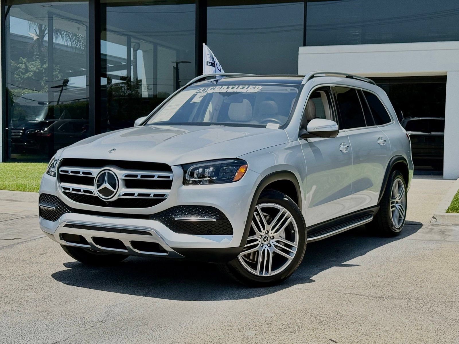 Used 2022 Mercedes-Benz GLS 450 4MATIC w/ Warmth & Comfort Package image 2