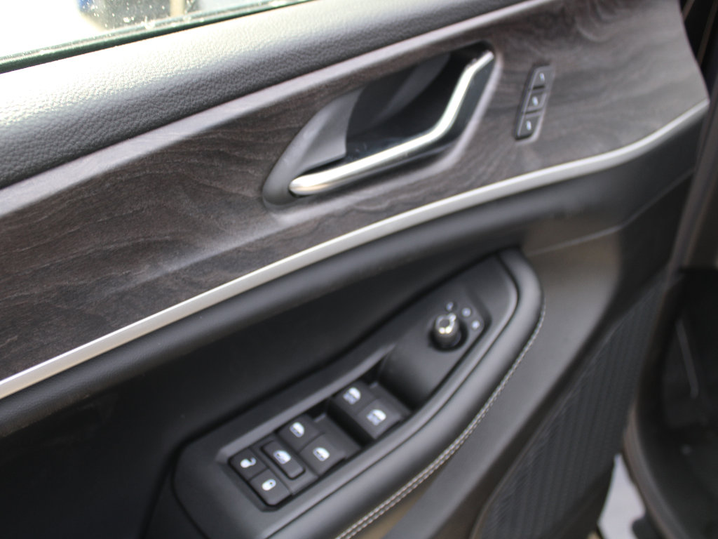 New 2025 Jeep Grand Cherokee Limited w/ Trailer Tow Package image 10