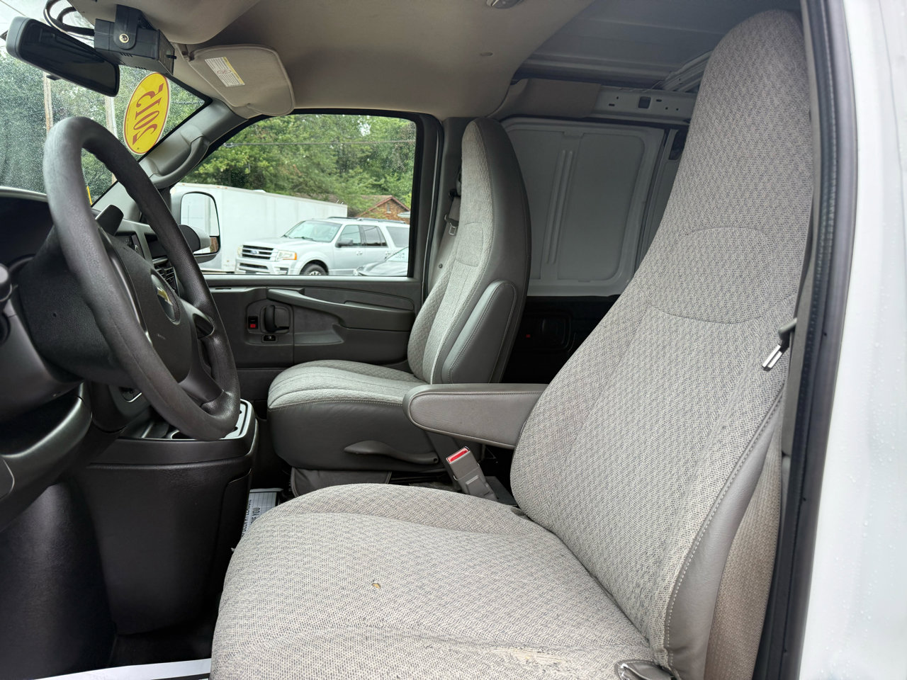 Used 2015 Chevrolet Express 2500 image 13