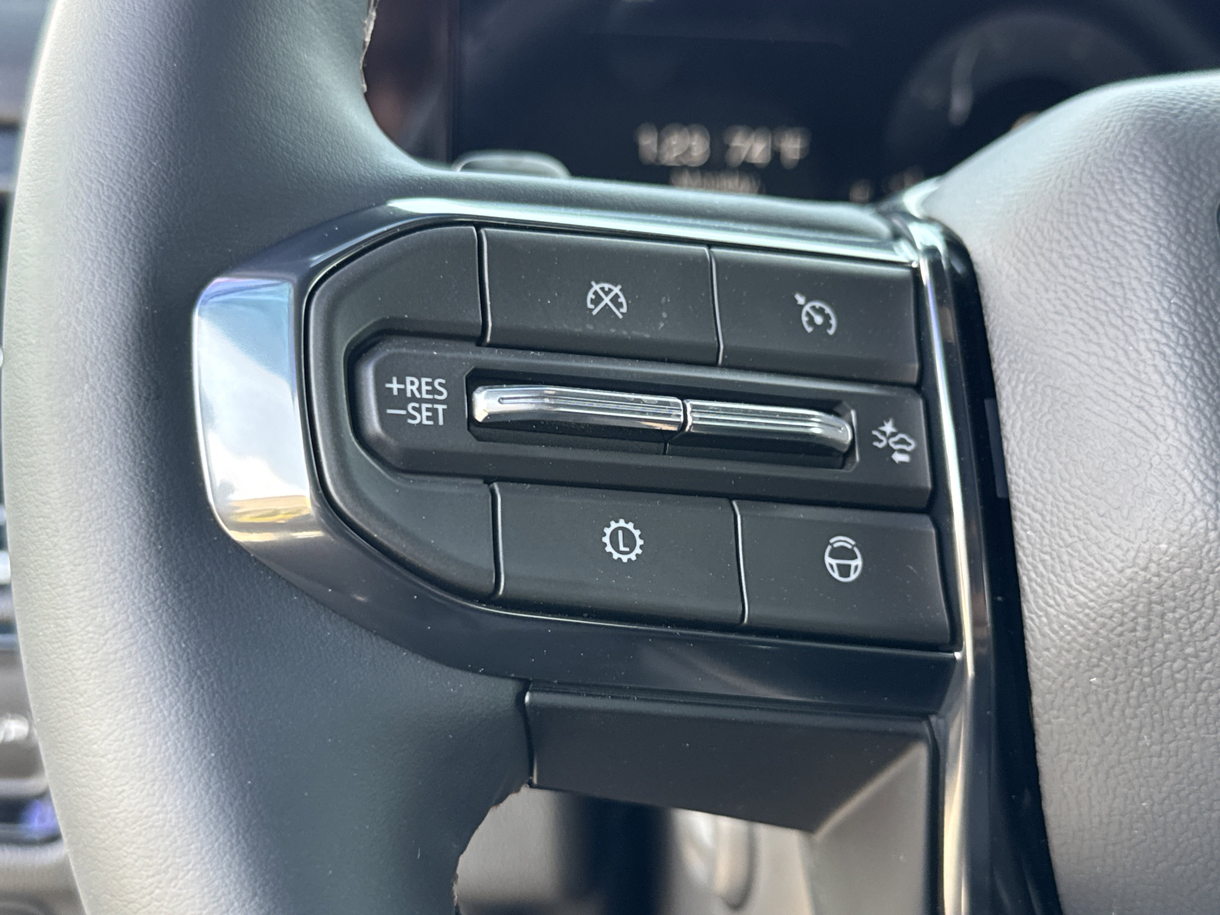New 2026 GMC Yukon XL AT4 w/ AT4 Premium Plus Package image 19