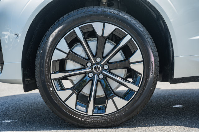 New 2026 Volvo XC60 B5 Plus w/ Climate Package AWD/4WD image 18