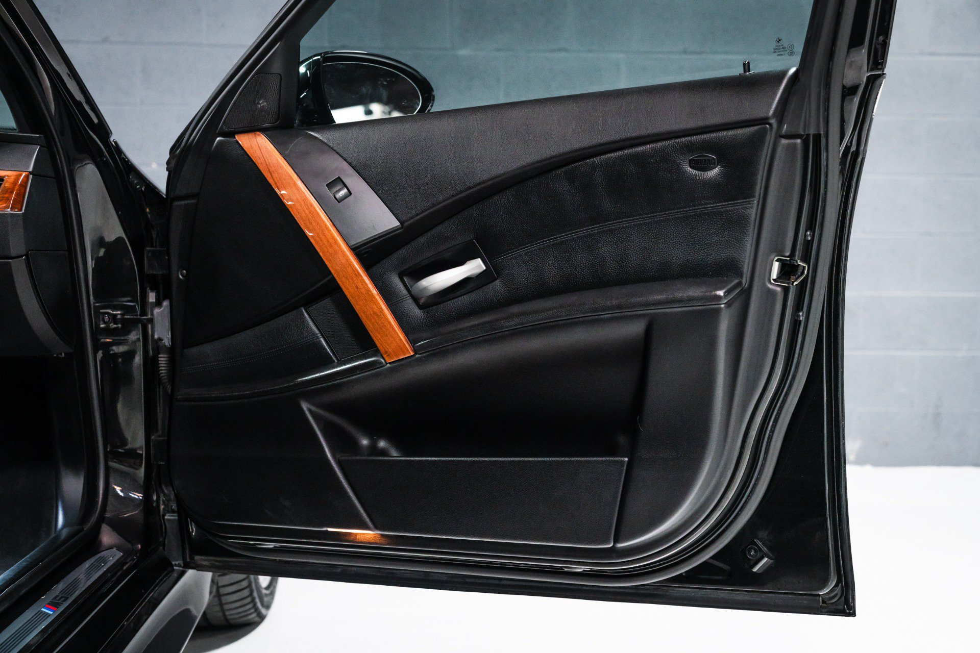 Used 2007 BMW M5 RWD image 30