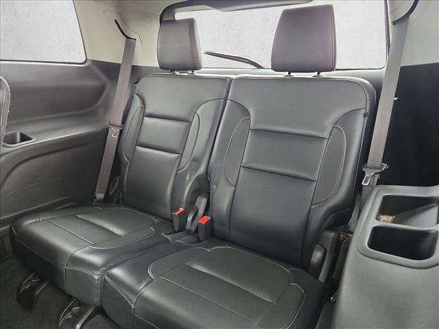 Used 2017 GMC Acadia SLT image 17