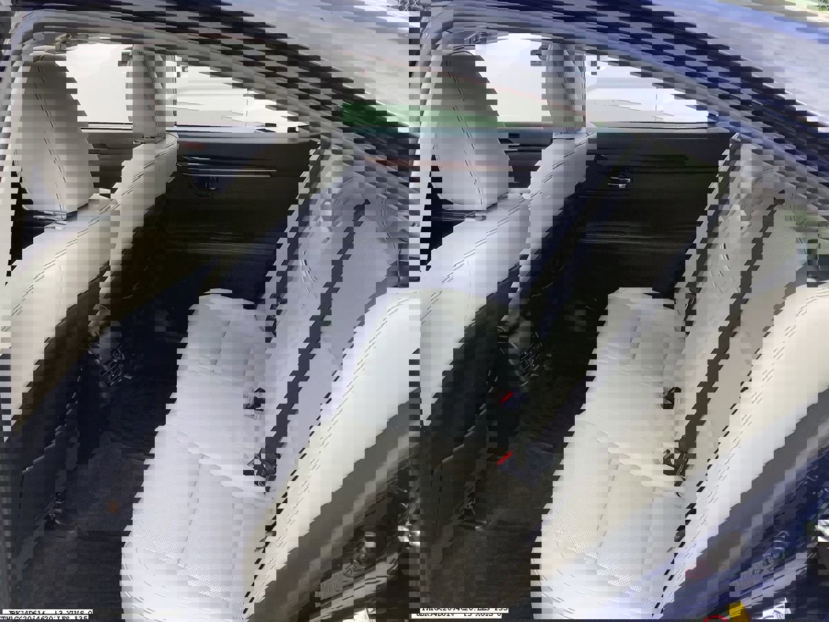 Used 2013 Lexus ES 350 w/ Luxury Pkg FWD image 12