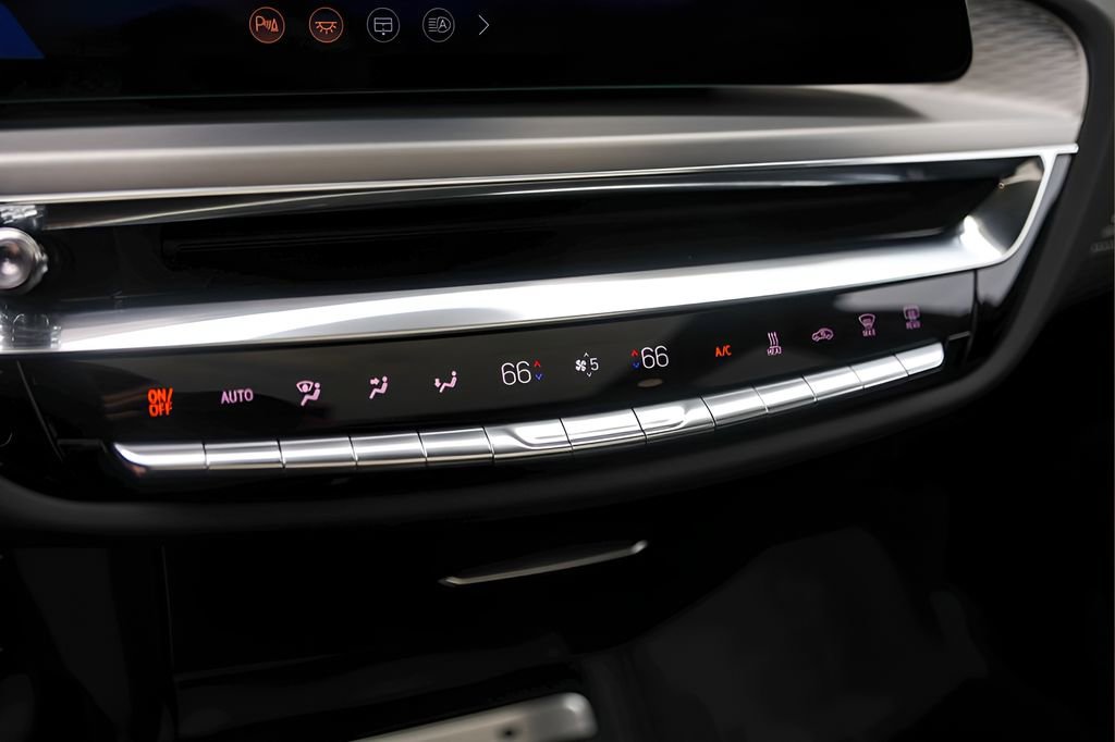 Certified 2025 Cadillac Lyriq Luxury w/ LPO, Floor Liner Package AWD/4WD image 19