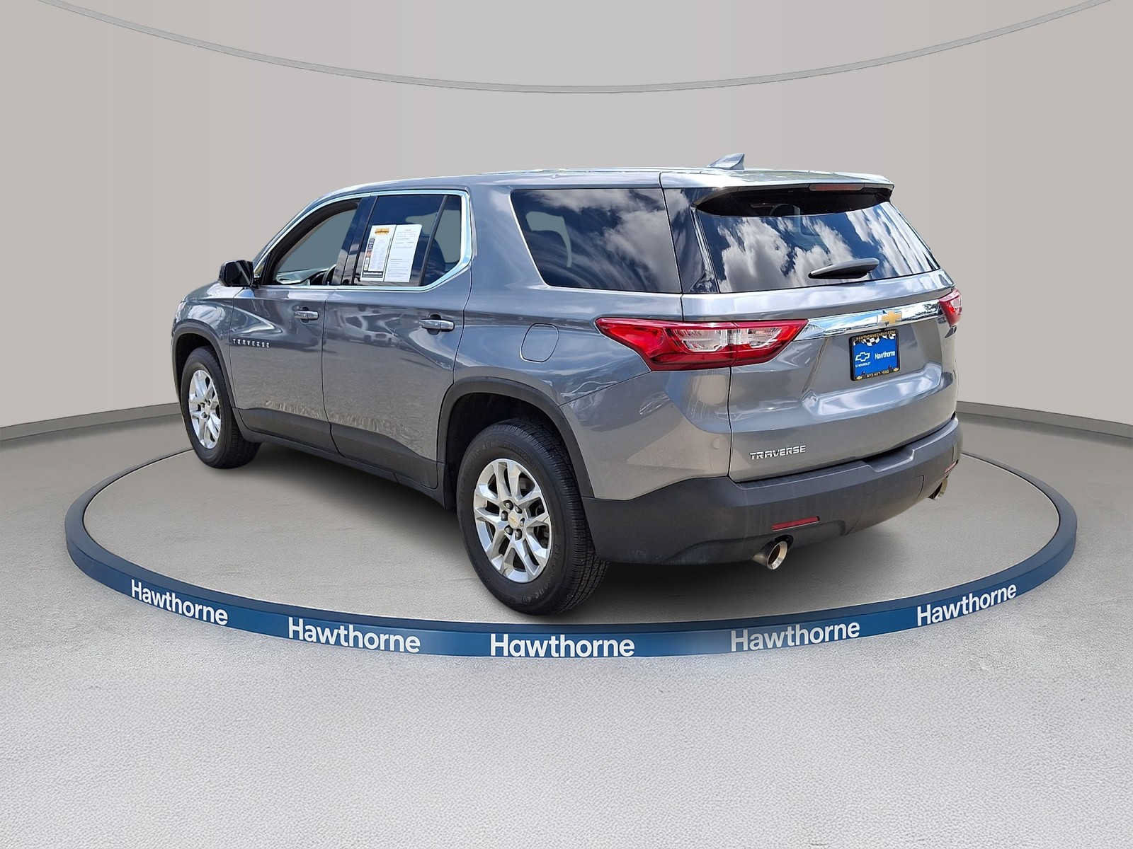 Used 2019 Chevrolet Traverse LS FWD image 4
