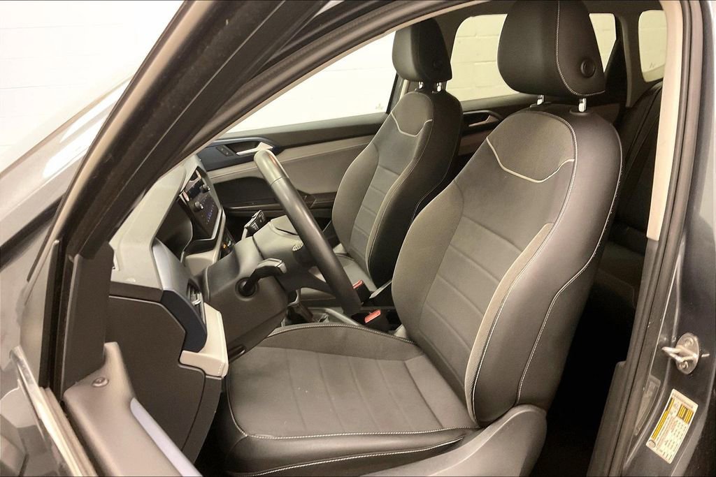 Used 2024 Volkswagen Taos SE image 17
