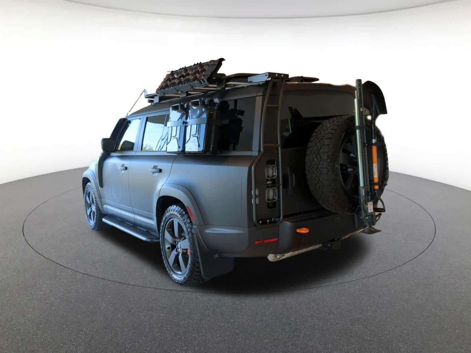 New 2023 Land Rover Defender 130 SE AWD/4WD image 3