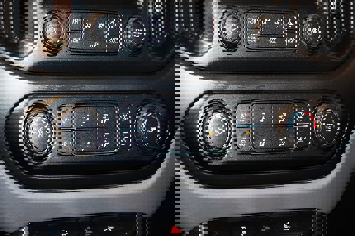 Used 2015 Chevrolet Colorado W/T w/ WT Convenience Package image 39