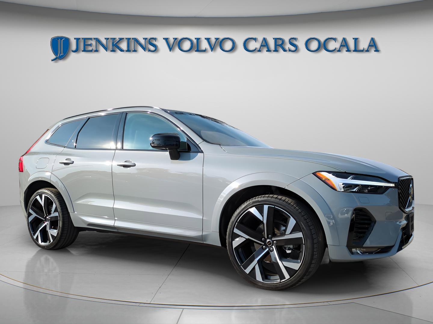 New 2026 Volvo XC60 B5 Ultra w/ Climate Package image 2