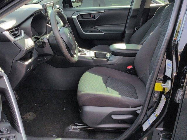 Certified 2021 Toyota RAV4 LE AWD/4WD image 8