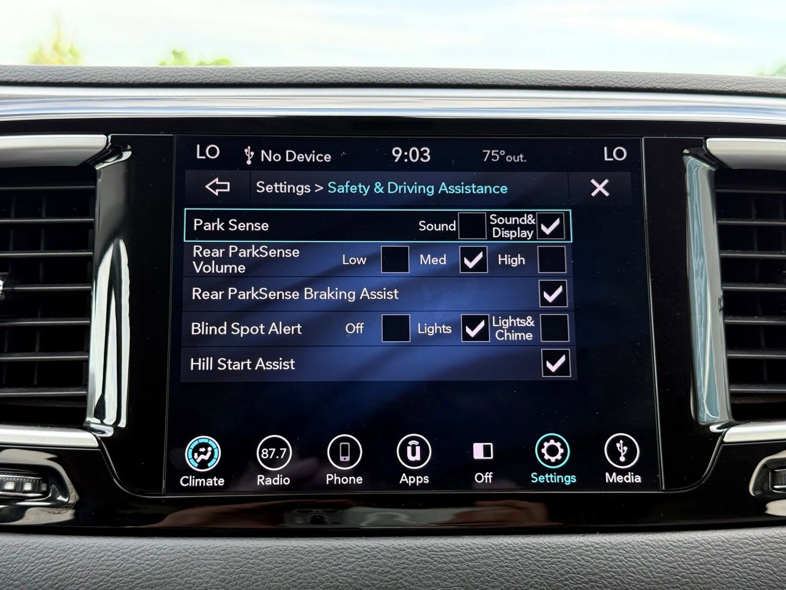 Used 2018 Chrysler Pacifica Touring Plus image 45