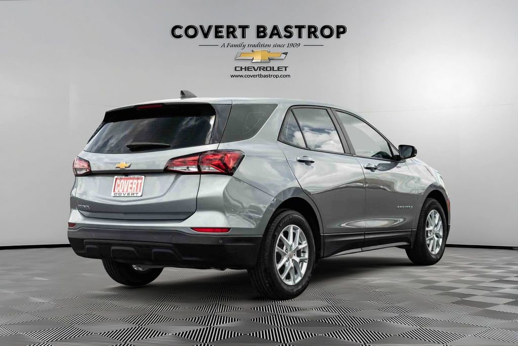 Used 2024 Chevrolet Equinox LS w/ Driver Confidence II Package FWD image 3