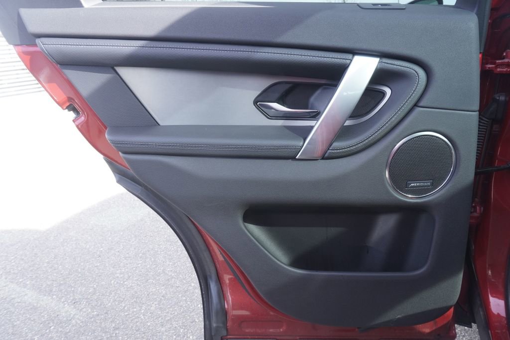 Used 2025 Land Rover Discovery Sport Dynamic SE image 28