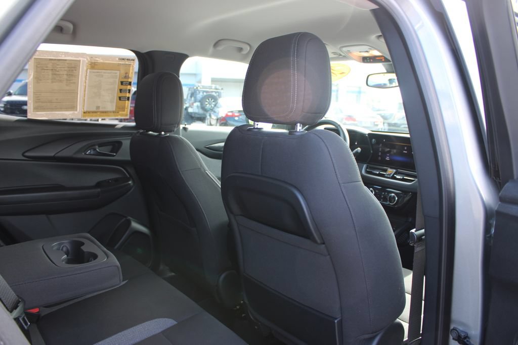 Used 2025 Chevrolet TrailBlazer LT w/ Convenience Package FWD image 33