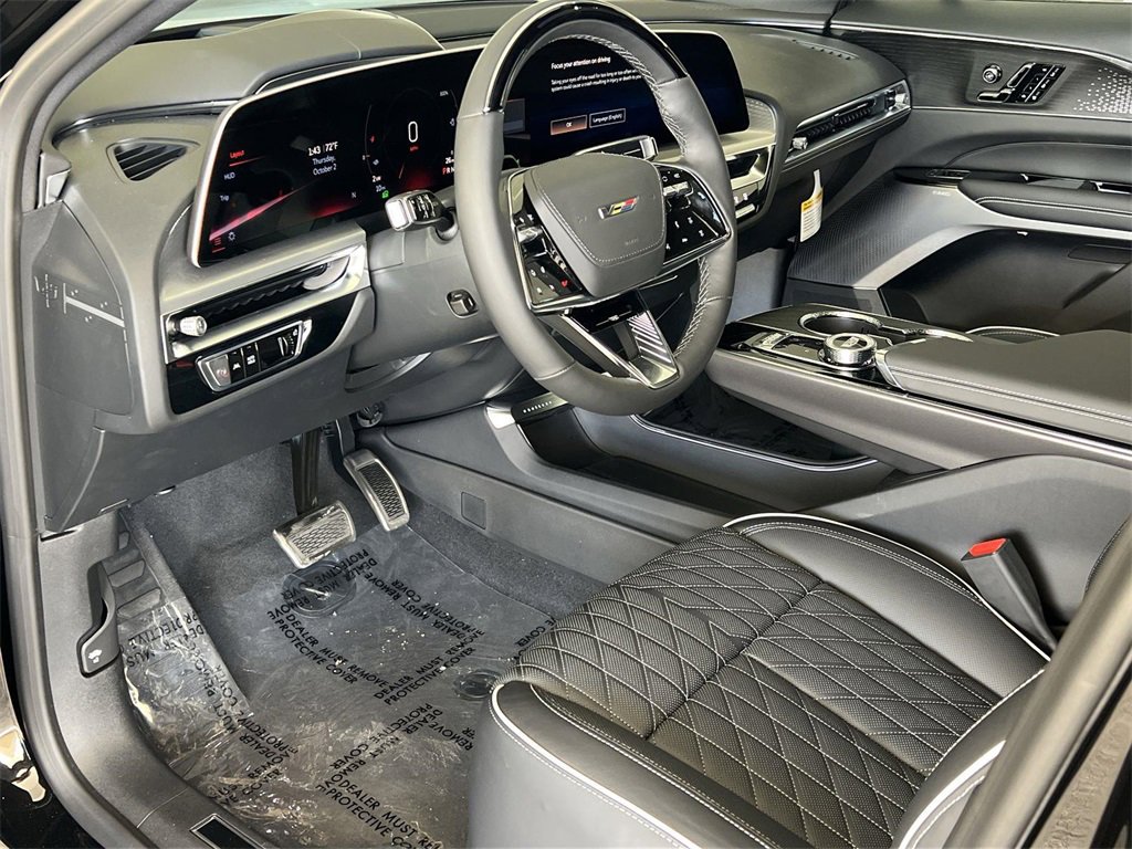 New 2026 Cadillac Lyriq V image 9