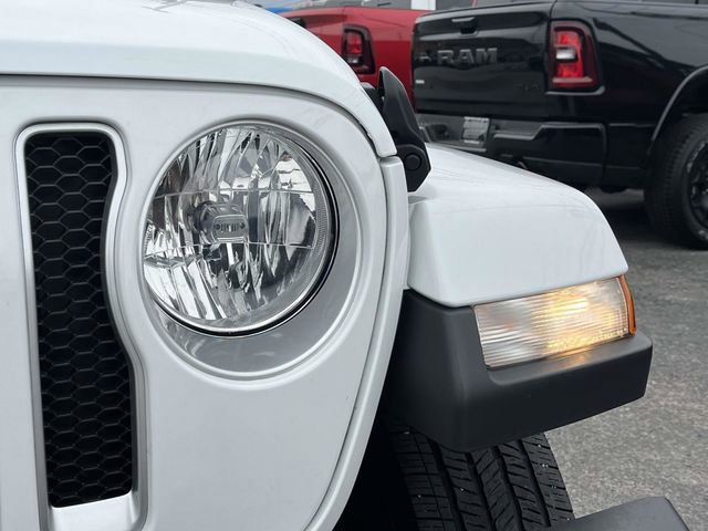 Used 2023 Jeep Wrangler Sahara w/ Cold Weather Group image 9
