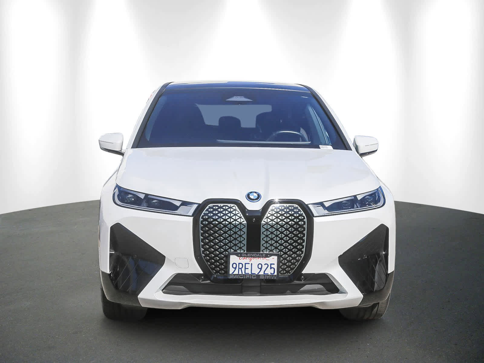 Used 2025 BMW iX xDrive50 w/ Sport Package image 2