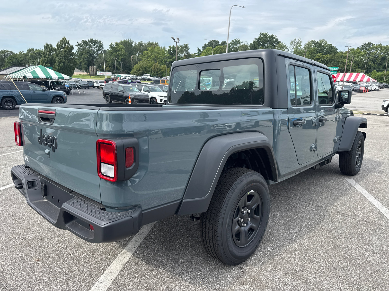 New 2026 Jeep Gladiator Sport AWD/4WD image 5
